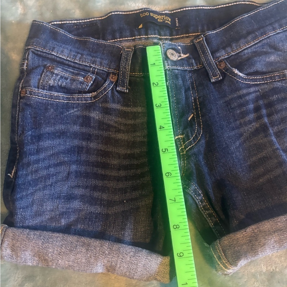 Levi’s cut off Jean shorts. Dark wash. Size 1. - Picture 3 of 7